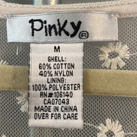 Lace Off White Dress. Size Medium. Pinky. - Picture 3 of 3